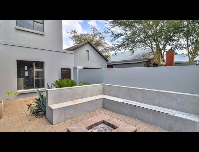 4 BEDROOM HOUSE FOR SALE IN MIDSTREAM HILL